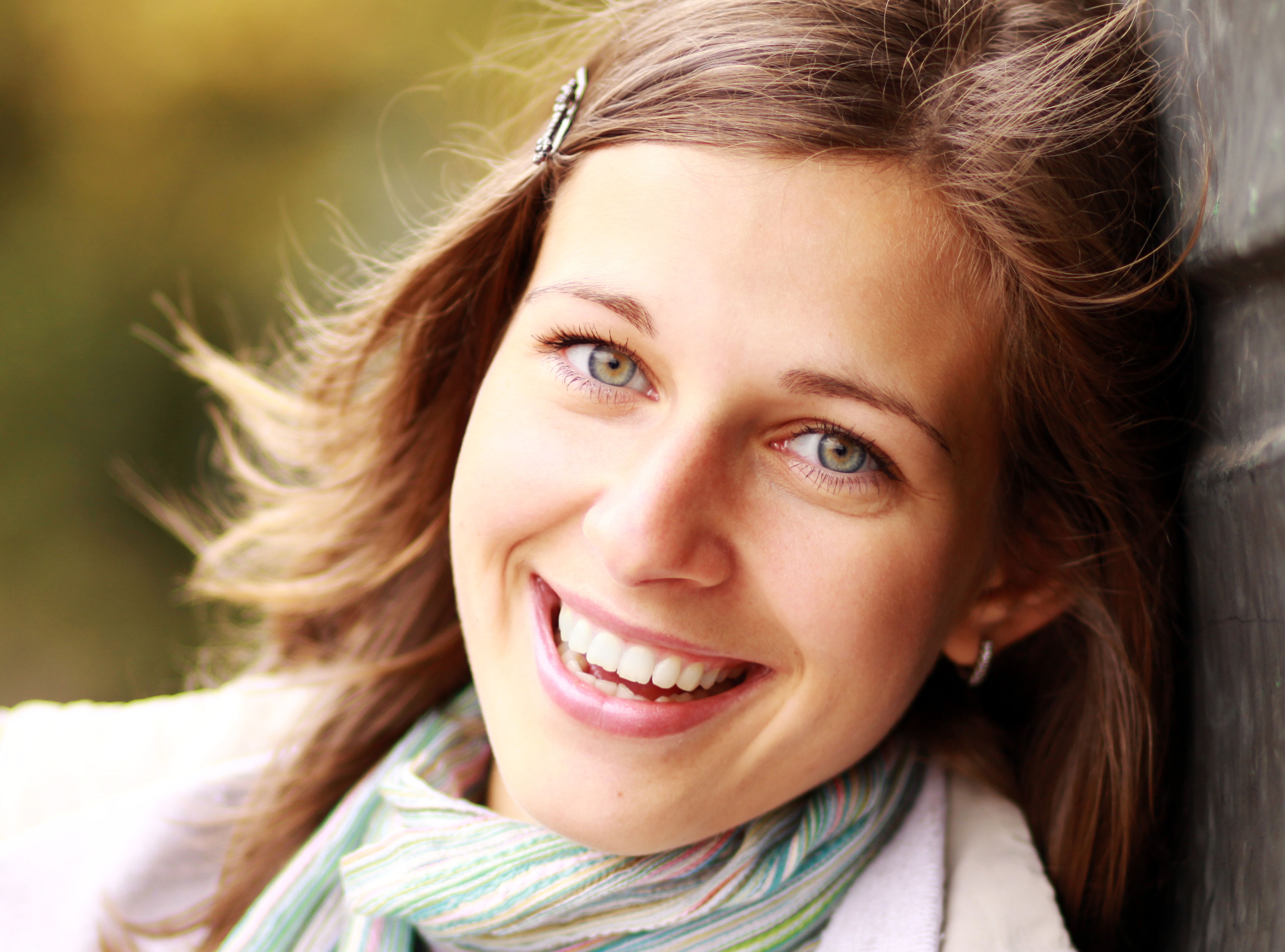 An image of Kirsten smiling happily after her kidney stones were healed